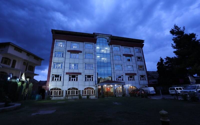 Hotel Snow Palace, Srinagar 1